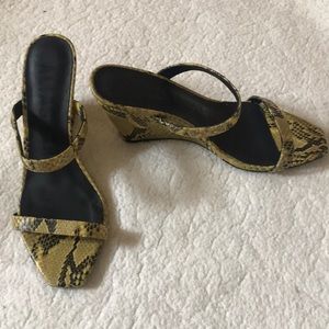 NWOB | Alias Mae | Yellow Snake Omina Wedge In Yellow Size 38